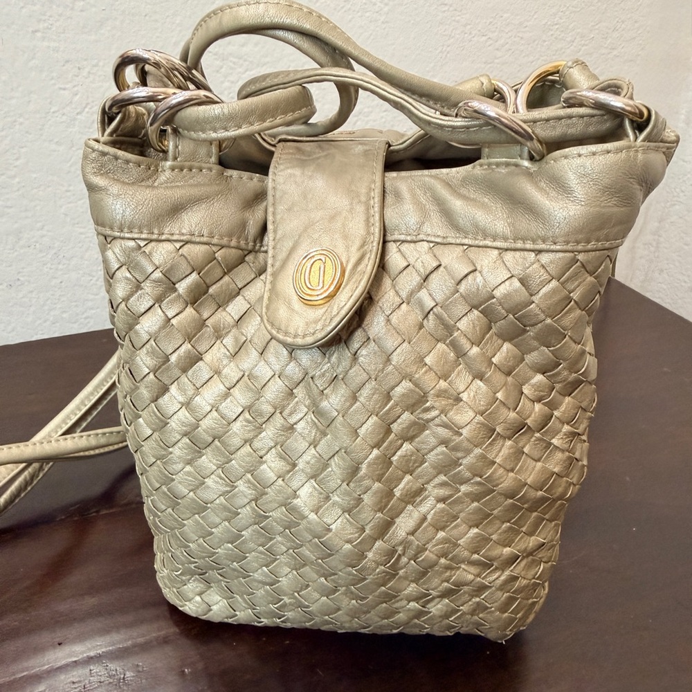 Ganson EUC (Botegga vibe) leather
Metallic Woven buttery Crossbody,
Shoulder